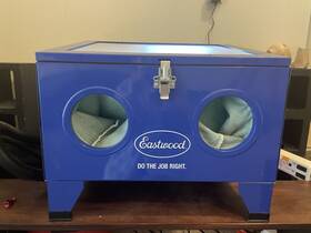 Eastwood 30721 B20 Benchtop Electric Powered Air Sandblasting Blue Blast Media Cabinet