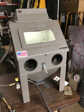 0204 Econoline Mini Sandblasting Cabinet And Media Recovery Filter