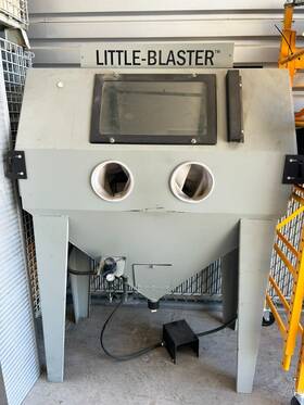 Lb4824 Little Blaster Blast Cabinets -little With Accessories
