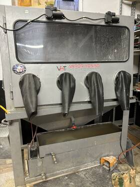 6030 Vht Vapor Honing Wet Blasting Cabinet. Model Closed Loop System