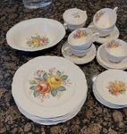 Washington Colonial Vogue 22K Gold Dinnerware Set Made The U.s.. Fixed Price $65.00.