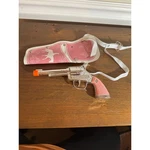 Parris Mfg Savannah Pink Silver Die Cast Metal Cap Gun Toy Revolver With Holster. Fixed Price $12.00.