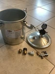 W1799 21/4 Gallon Paint Tank Preowned Condition Shop Fox. Fixed Price $99.00.
