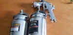 Central Pneumatic Spray Gun 4001 W/ 2- 32 Oz Siphon Feed Cannisters. Fixed Price $25.00.